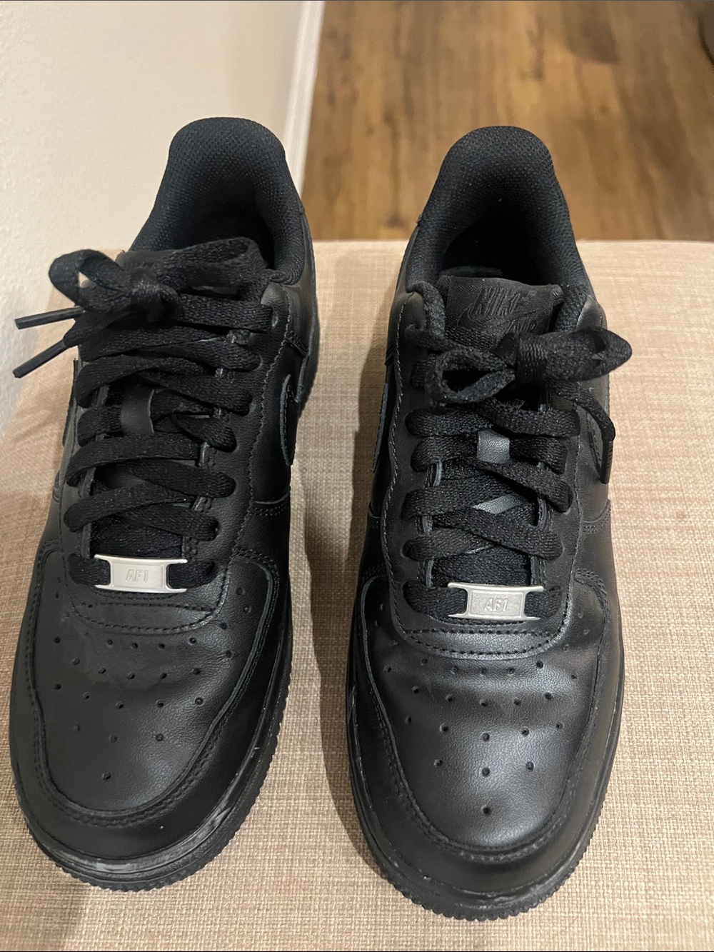 Nike  Black Low-Top Air Sneakers